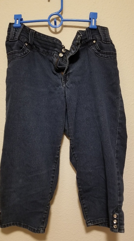 Pinup capris with gems